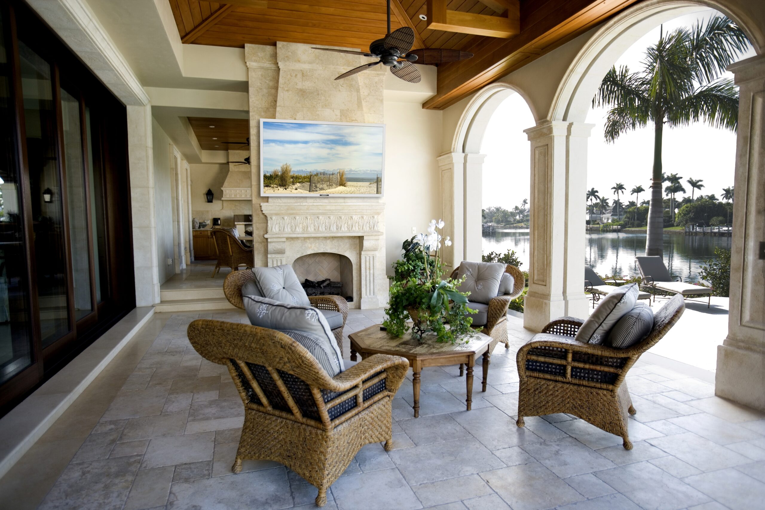 SunBriteTV Signature Series 4K Ultra HD Partial Sun Outdoor TV