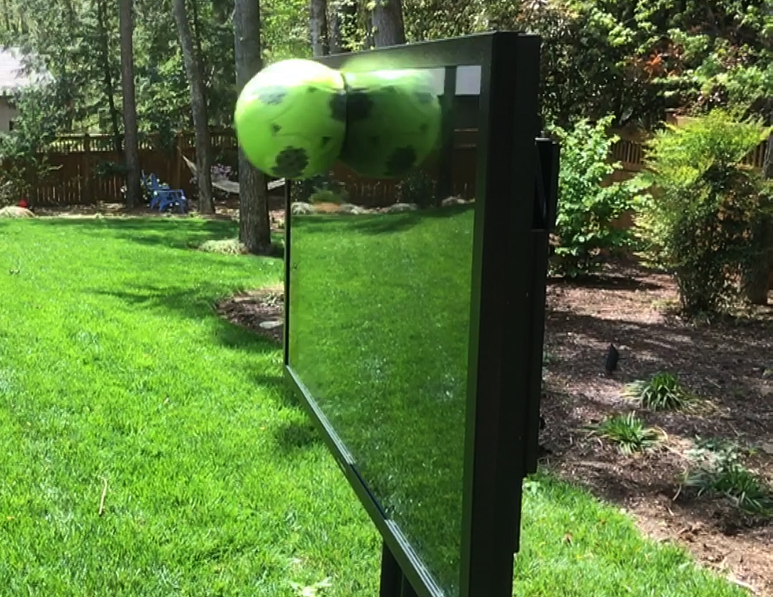 SunBriteTV Pro Series Full Sun 1080p Outdoor TV