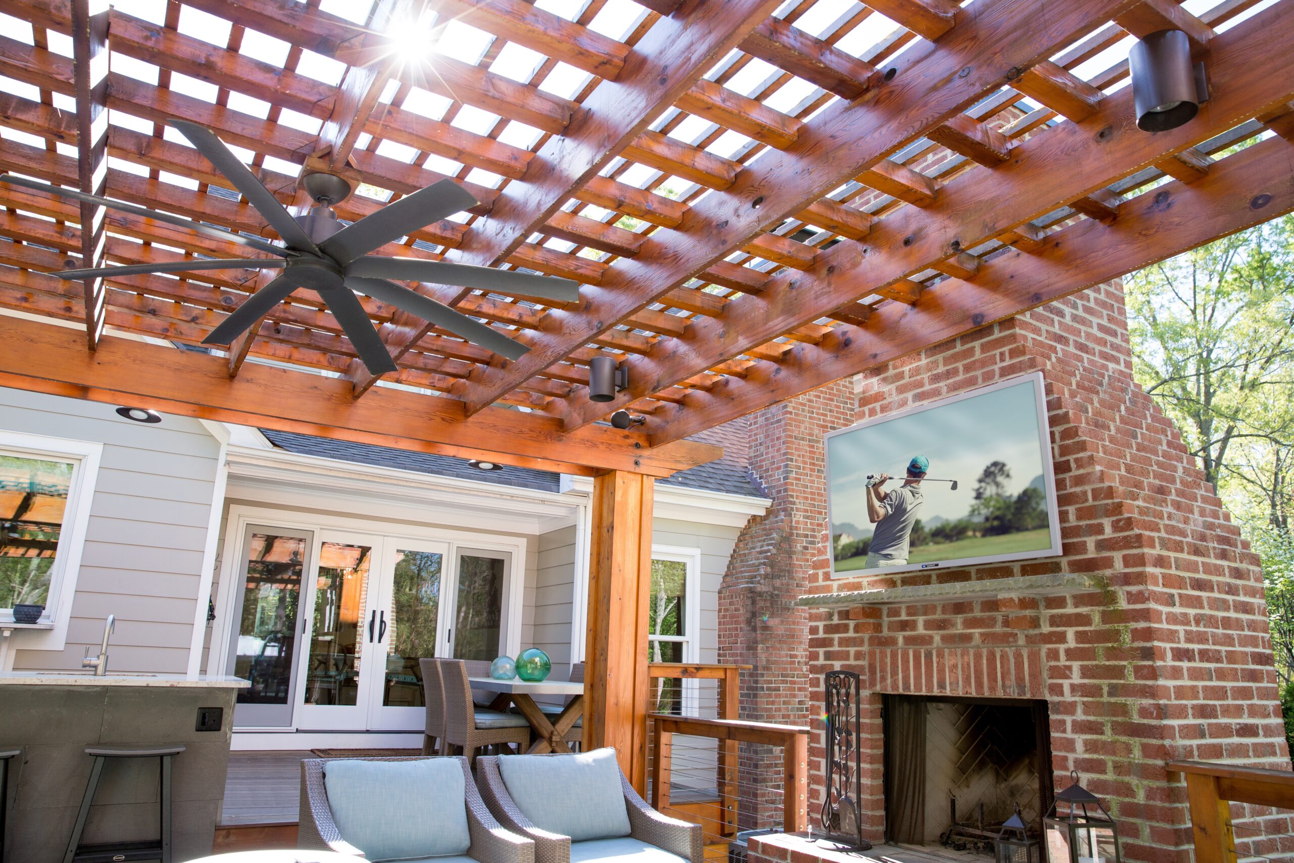 SunBriteTV Signature Series 4K Ultra HD Partial Sun Outdoor TV