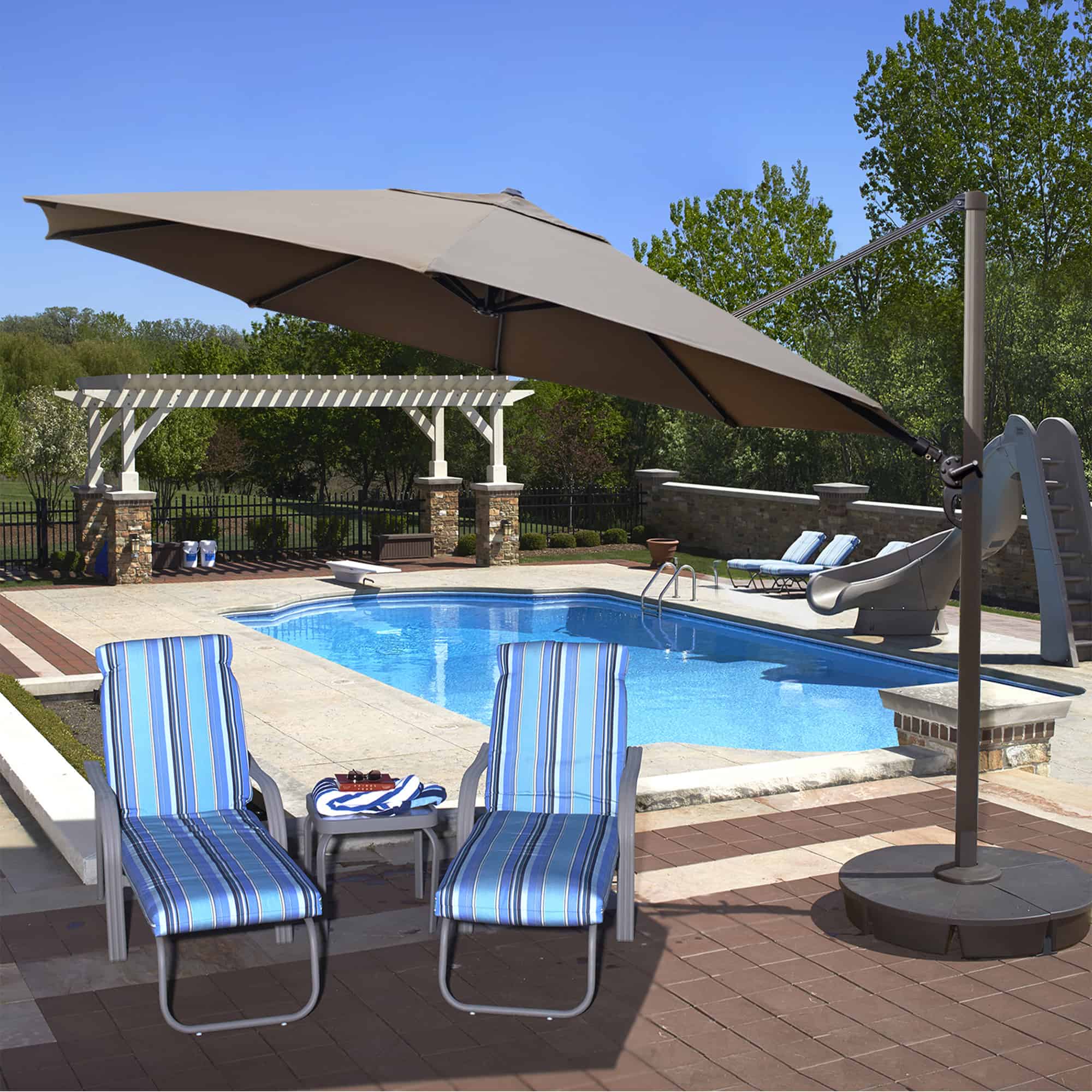 Victoria 13-ft Octagonal Cantilever Patio Umbrella in Sunbrella Acrylic