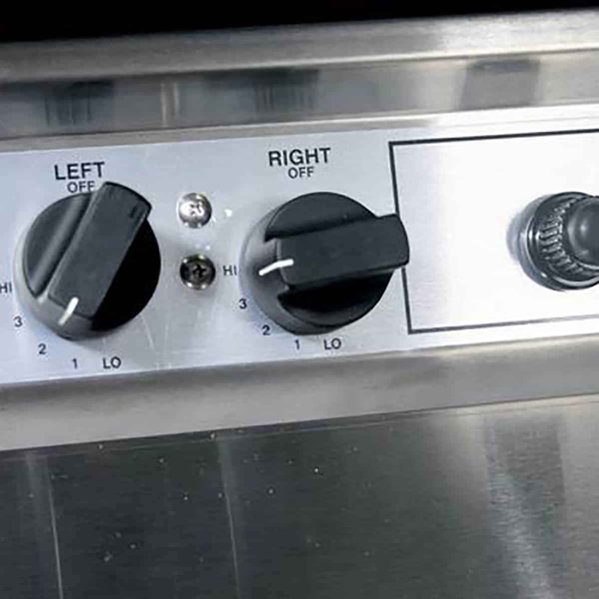 Broilmaster H4X 24-Inch Deluxe Gas Grill