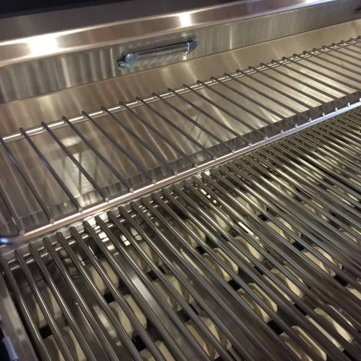 Delta Heat 38-Inch 3-Burner Built-In Gas Grill