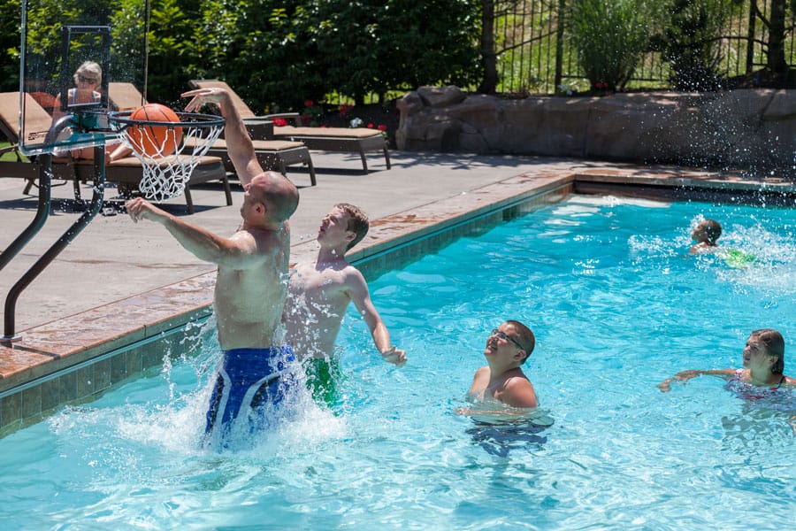 Swim-N-Dunk-Salt-Friendly-Basketball-Goal-2