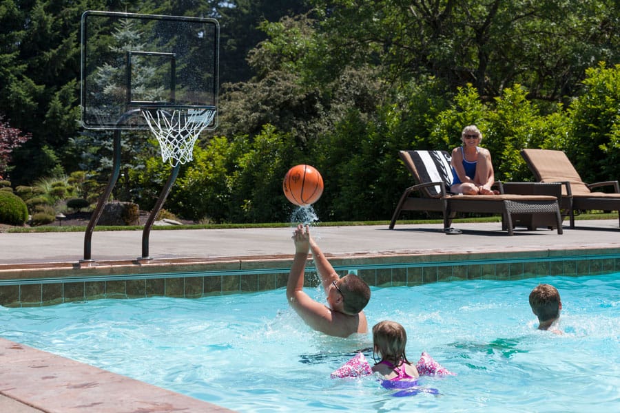 Swim-N-Dunk-Salt-Friendly-Basketball-Goal-3